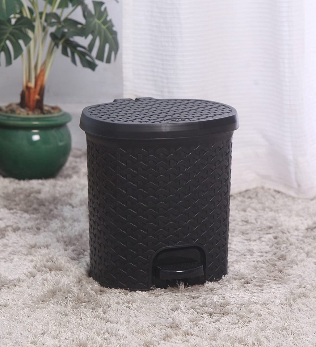 Black|Classic Pedal Dustbin / 12 Litres